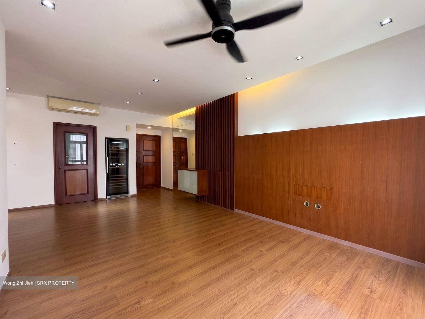 Seletaris (D27), Condominium #570434811